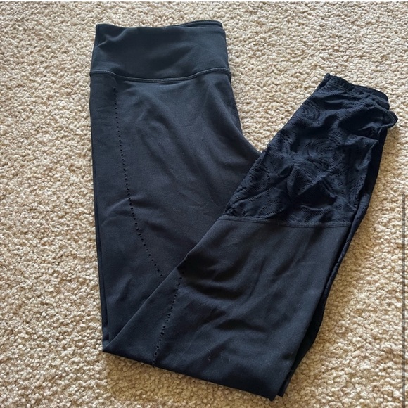 Fabletics mesh power hold legging - Picture 3 of 3